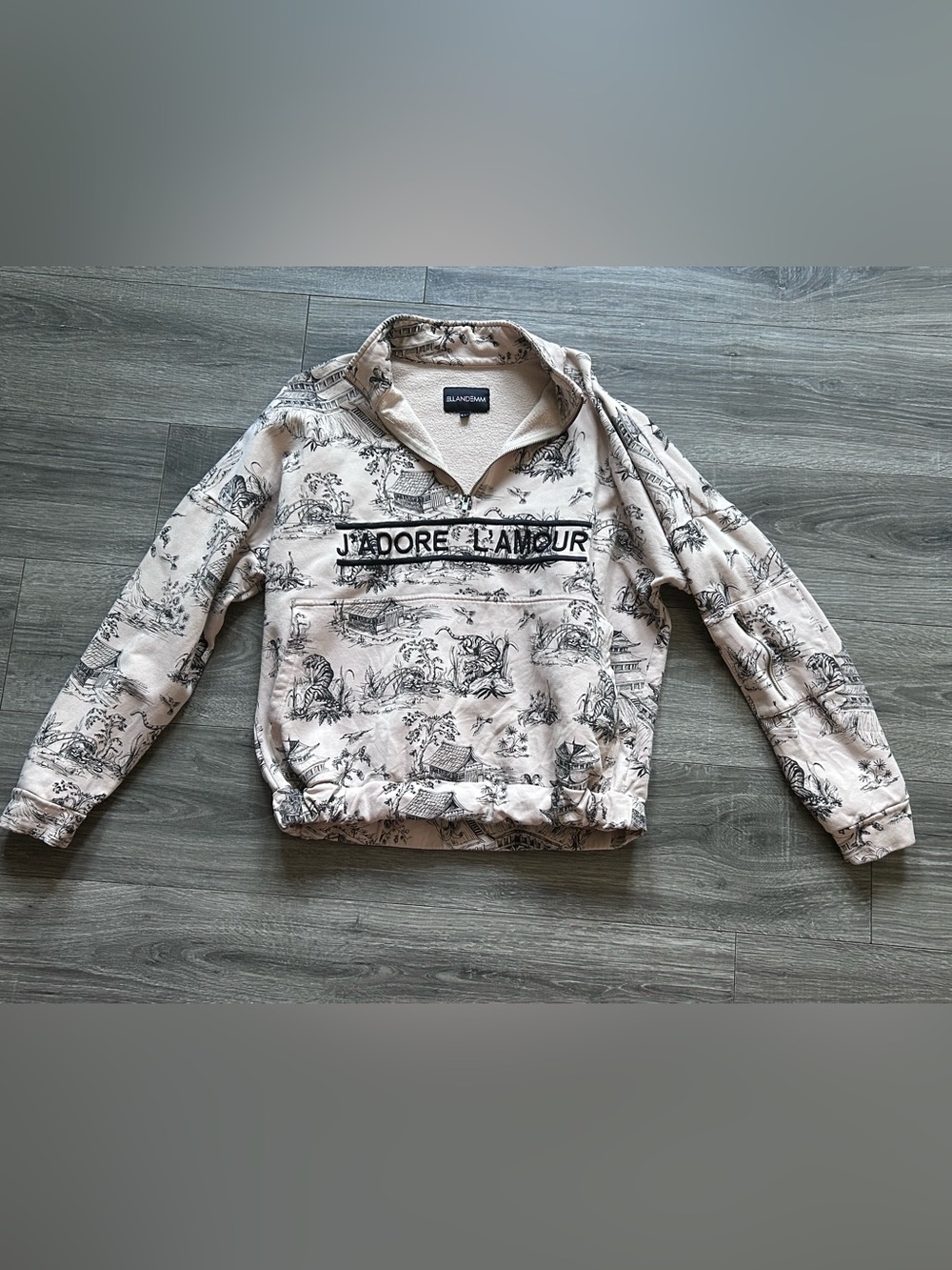 Ell And Emm J’adore L’Amour Pullover Size Small/ Medium